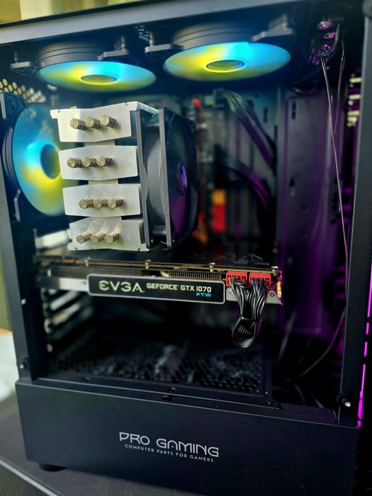 Геймърски компютър 16-ядрен Xeon (32 нишки), GTX 1070 8GB FTW, 16GB DDR4, NVMe 512GB
