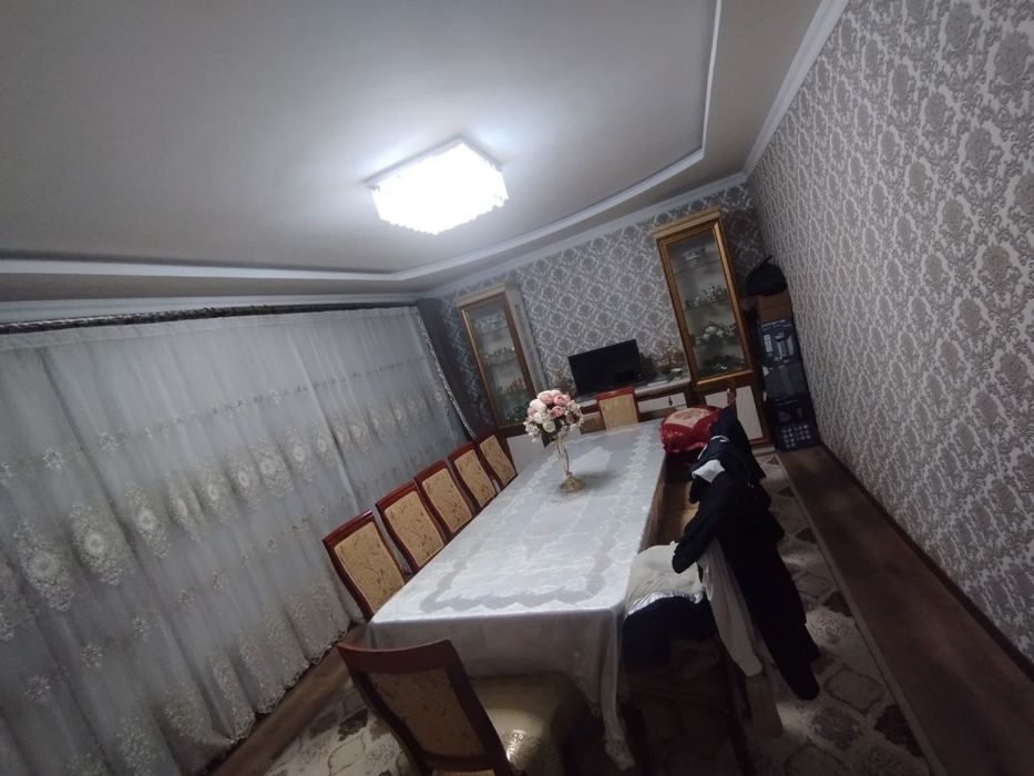 Продаю 2,5 сот Янгиабат  4 ком