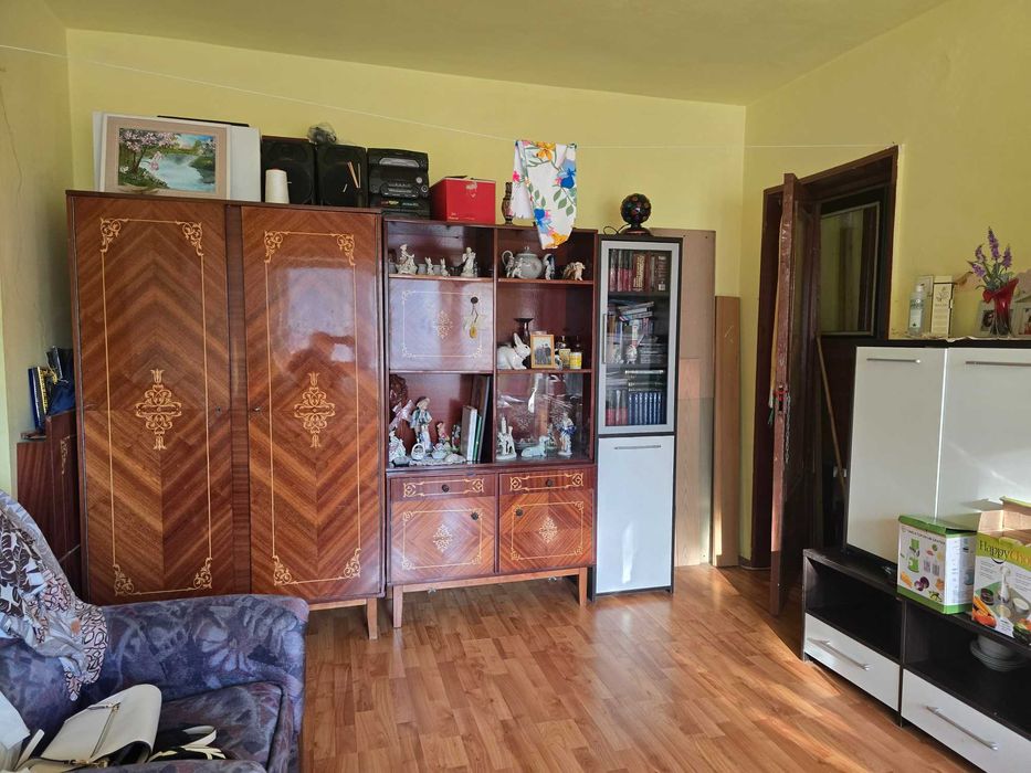 Vand apartament 2 camere situat pe strada viitorului bloc 9A, sc2,etaj 2, ap.29.  Pret negociabil 30000 de euro. Contact: 0034603258553.