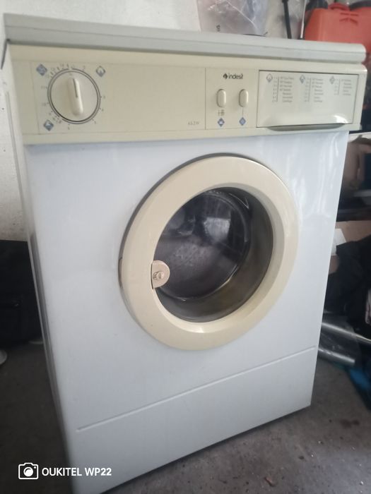 Пералня Индезит.