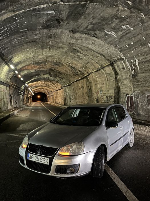 Schimb golf 5 sau vand negociabil