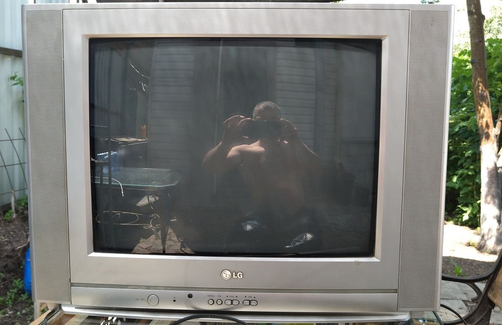 Продам телевизор LG