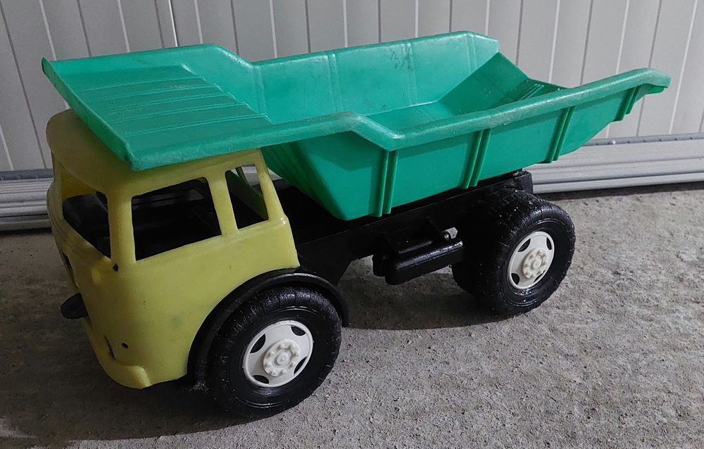 Камион-самосвал от Соца 3 бр