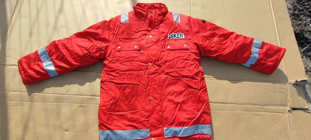 Продаются эимние комбинезоны и куртки