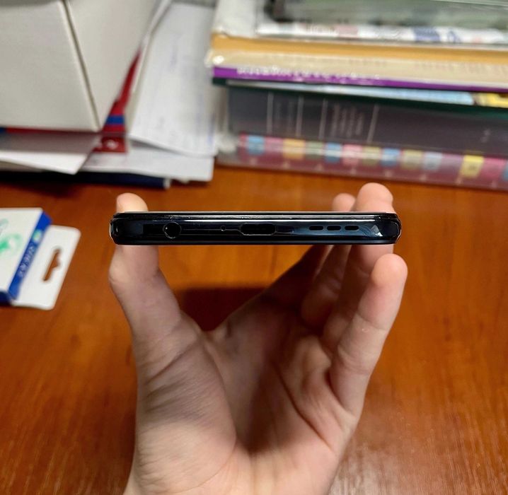 Продам tecno camon 18 premier. 8/256