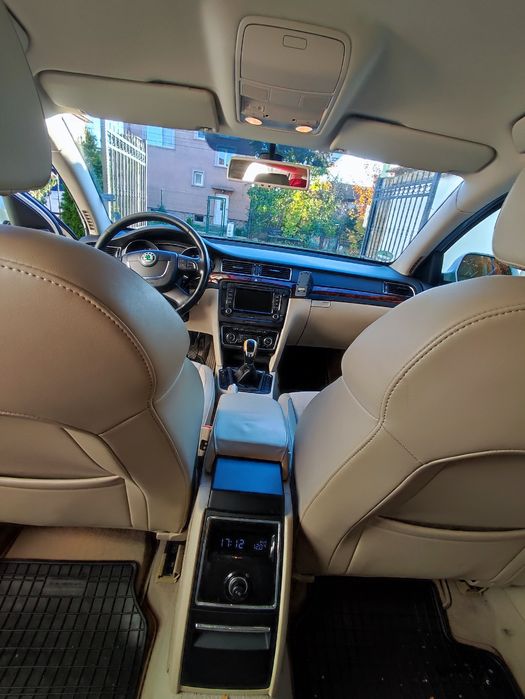 Продавам Skoda Superb