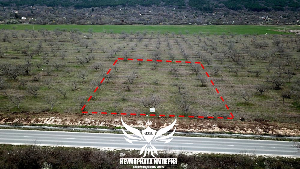 Продавам земя 4132кв.м. гр.Асеновград м.Параколово(1ва линия)