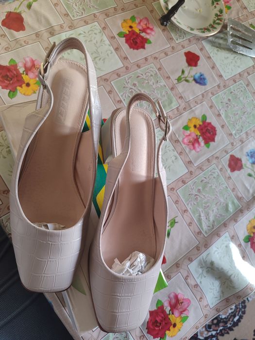 Обувь женская в идеальном состоянии