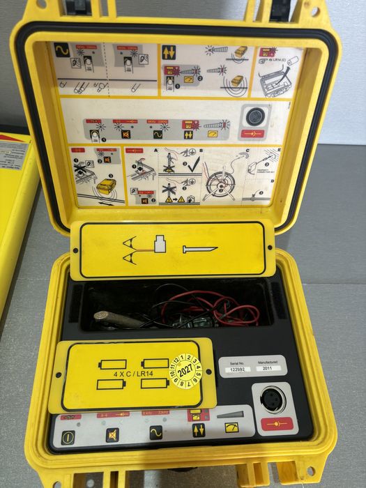 Detector utilitati leica digicat 100 canalizare cabluri electrice conducte apa gaz fibra optica
