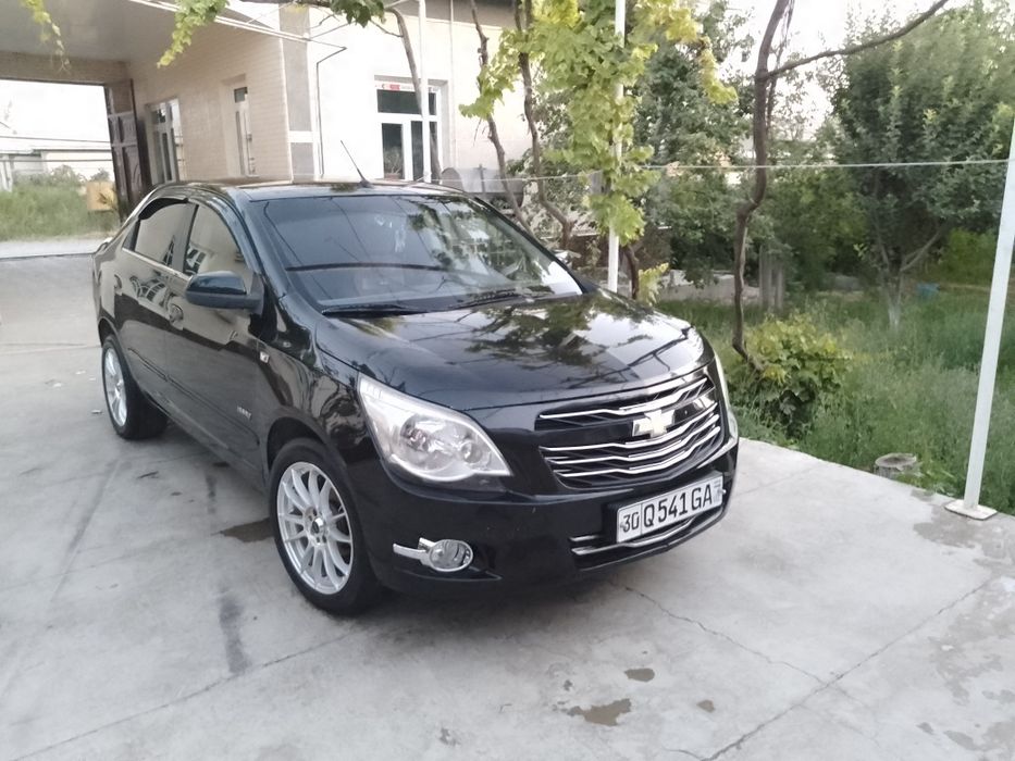 Продам кобальт 2015 года автомат