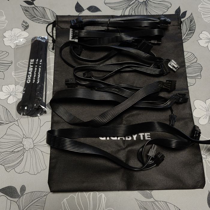 Блок питания 700W | Gigabyte B700H