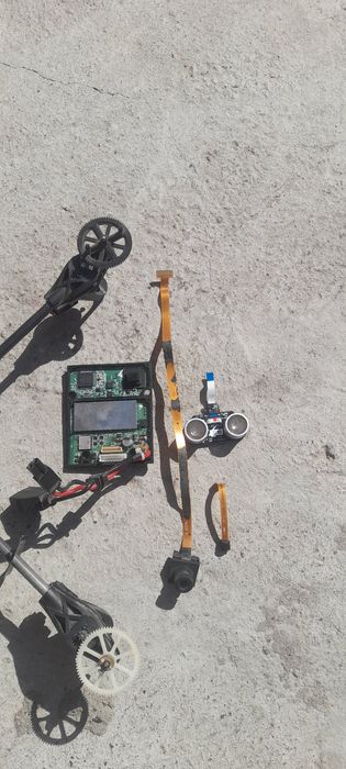 Микродвигатели шестерёнки подшипники втулки и разные запчасти