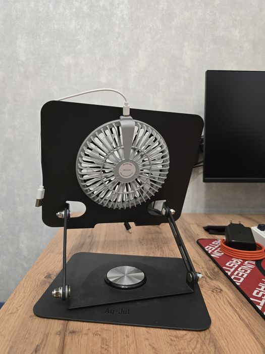 Подставка с охлаждением ноутбука (Б/У))