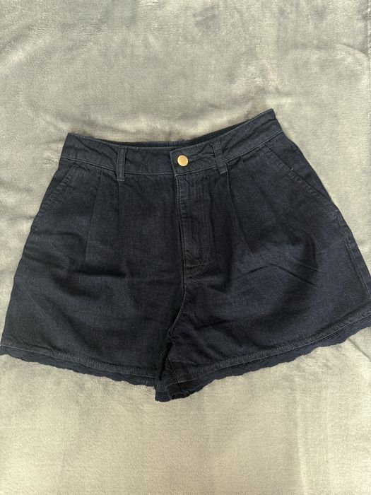 Ризи, къси панталони и блузки на Zara