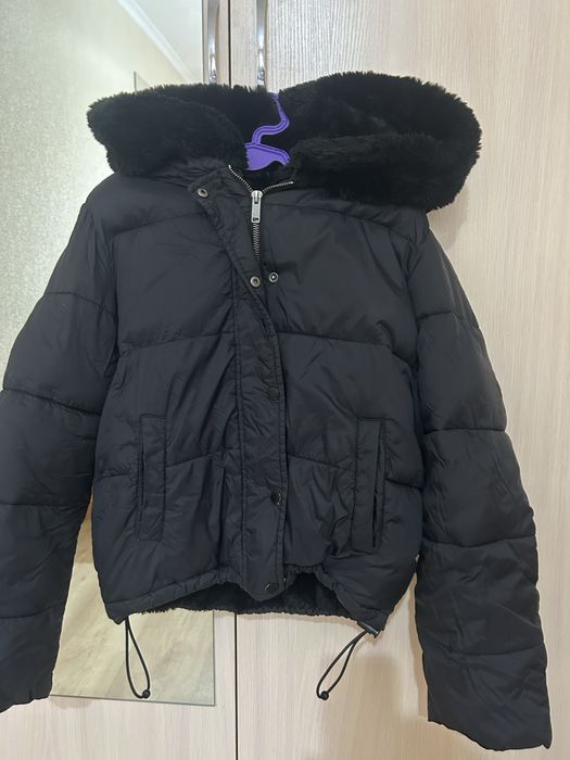 Продам куртку на девочку