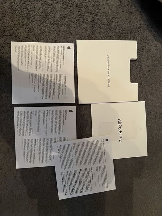 De vânzare AirPods Pro (generația 2)