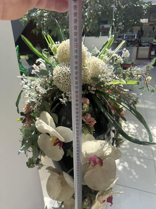 Ваза висока черна