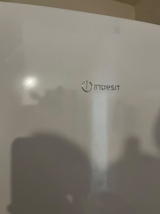 Холодильник indesit