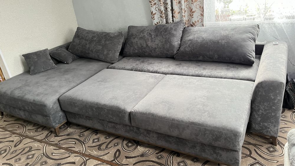 Стильный угловой диван