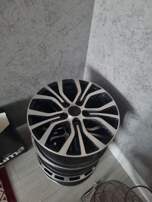 Диск R16 хорошом состояние