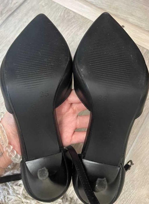 Продам женские туфли 35р