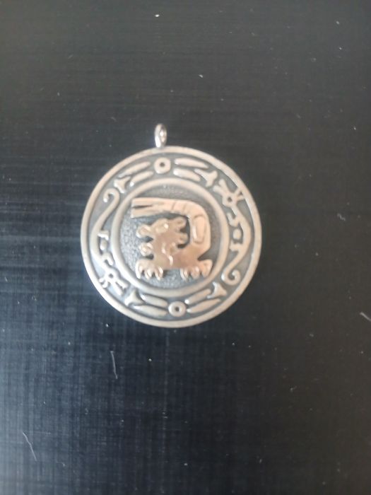 Medalion vechi  argint placat aur 18 k