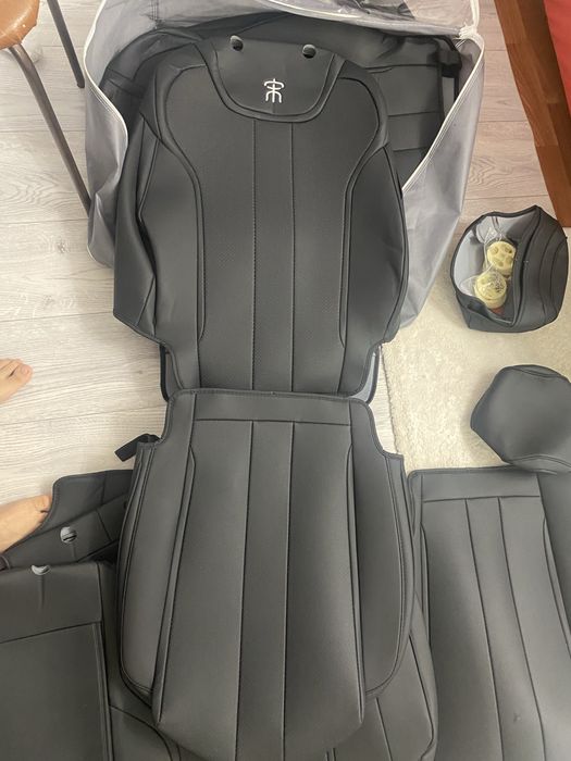 Чехлы для автомобиля. Подныц комплект