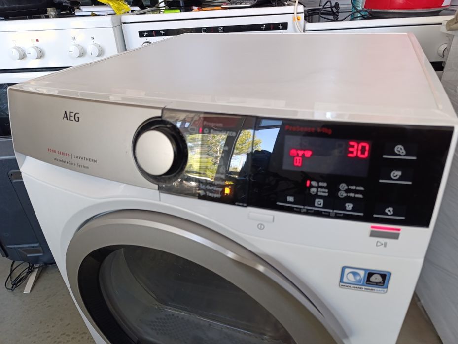 Сушилня AEG 8000 Термопомпа 9кг