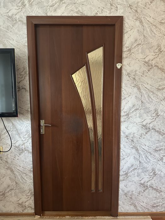 Продаётся двери и раковина