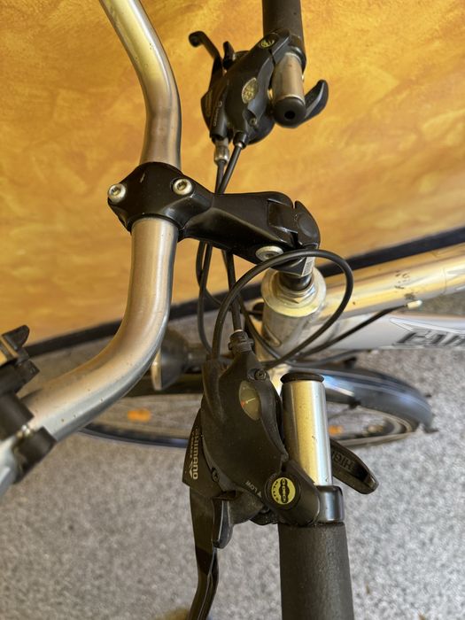 Велосипед с предни амортисьори