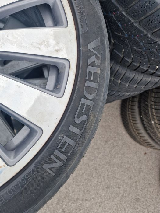 Гуми с Джанти за Audi A8 255/40 R19 Vredstein