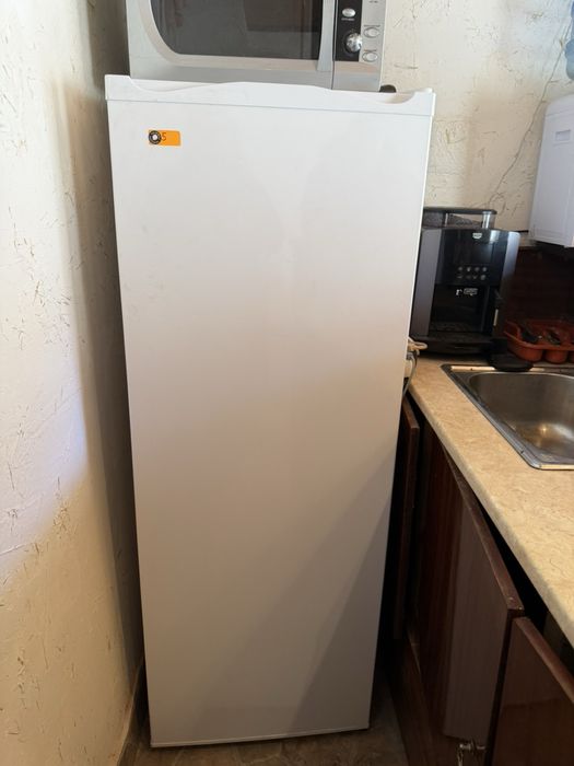 Хладилник Crown 255 л