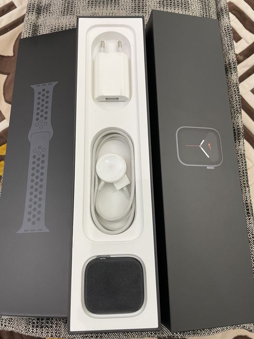 Apple Watch 5 44mm Nike