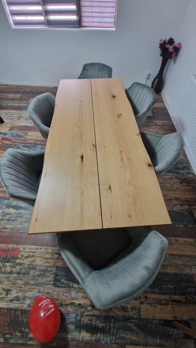Vand mobilier aproape nou