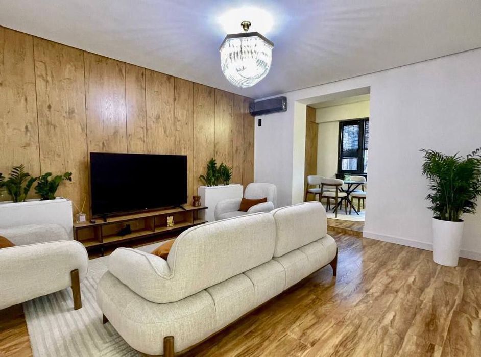 Продаётся 4х комнатная квартира , ЦУМ, Ц7,ул Чимкентская