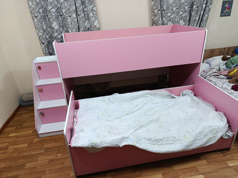 Продам двухъярусную кровать