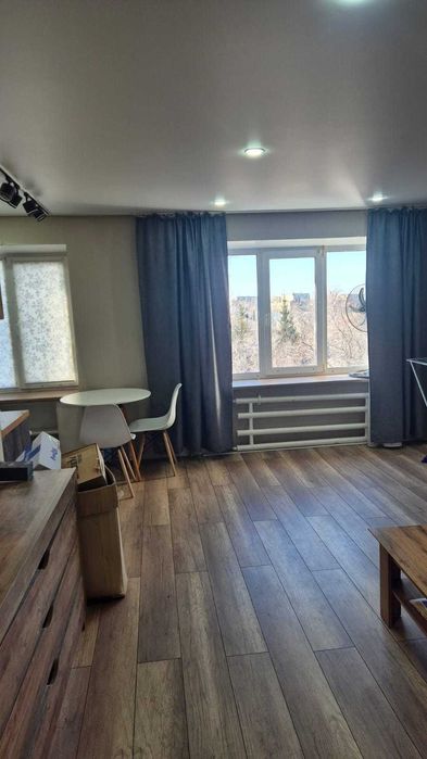 Продам двух комнатную квартиру