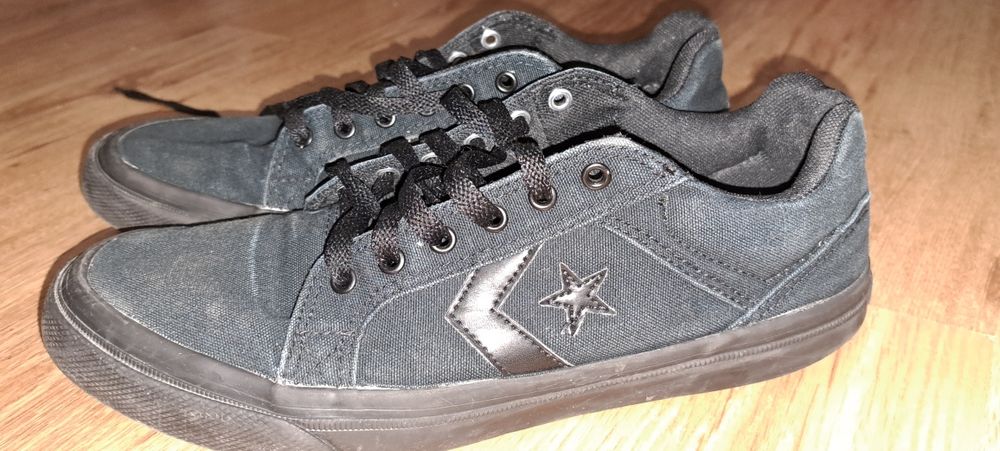 Converse, mărimea 42