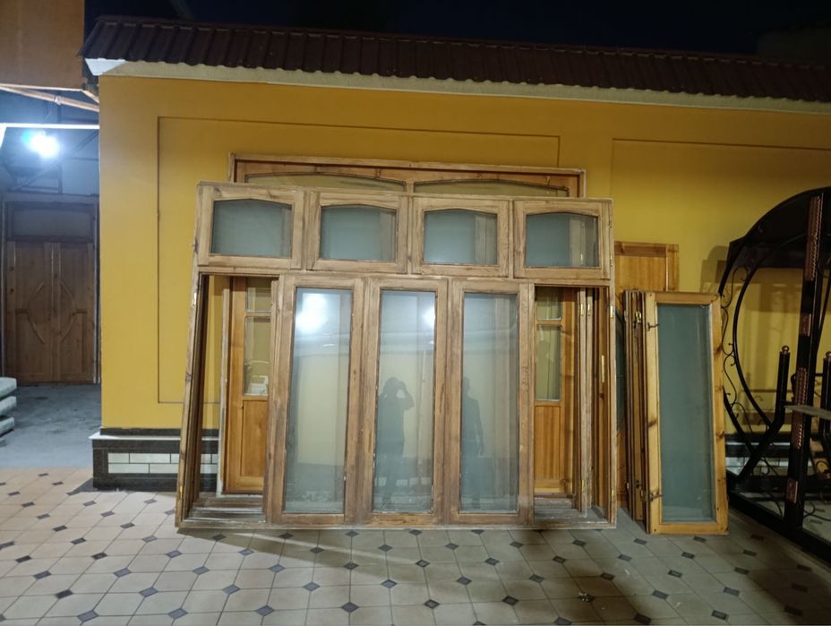 Ром ва эшиклар сотилади