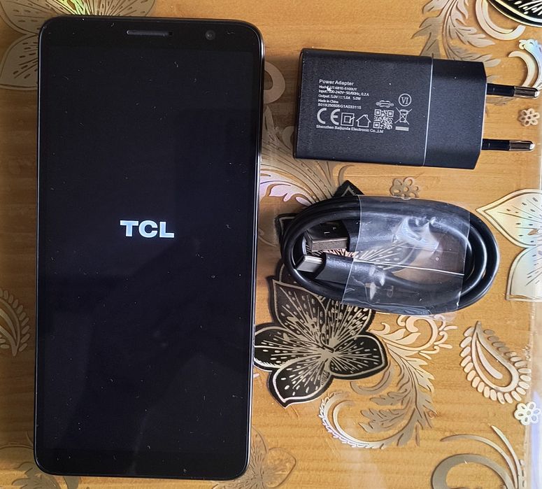 Telefon TCL 501 nou
