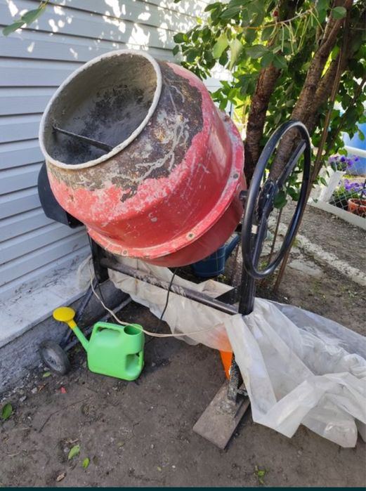 Продам бетономешалку