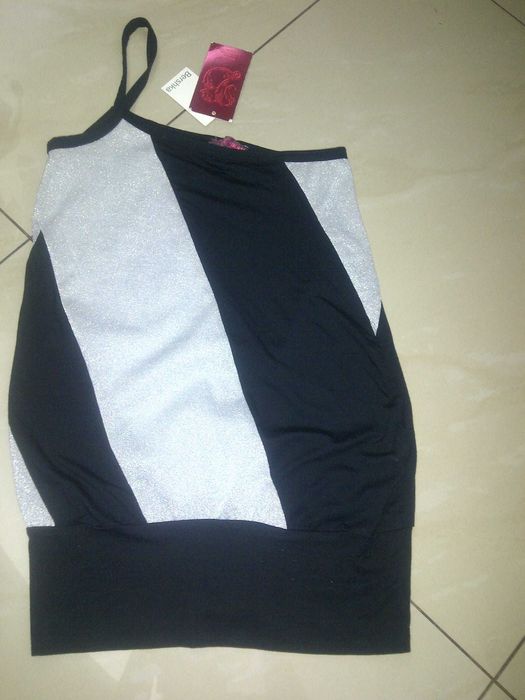Top "Bershka" nou