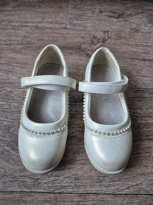 Продаются детские туфли
