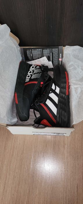 Детски маратонки Adidas.