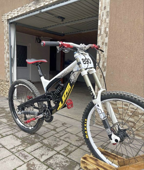 YT Industries Tues 2011