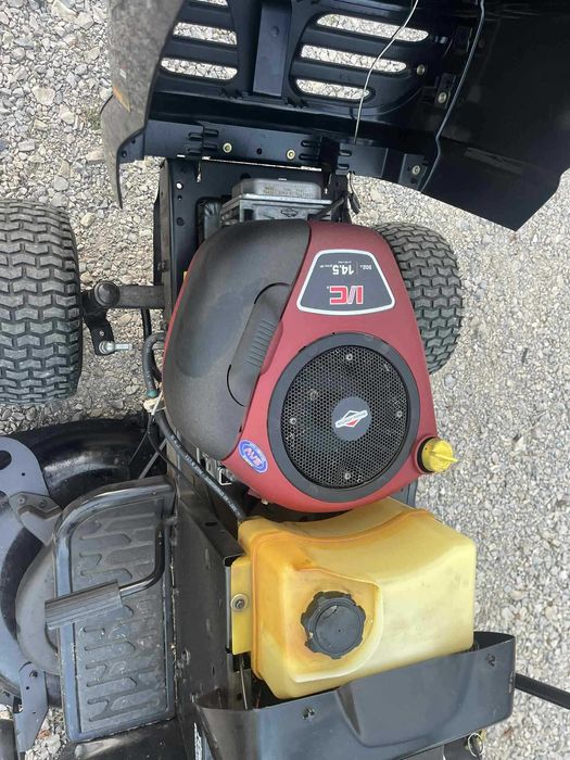 Продава се тракторна косачка