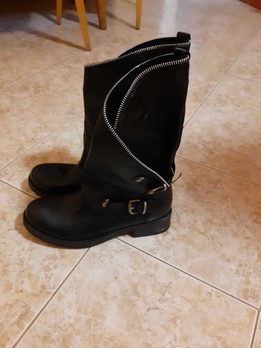 Продавам дамски кожени ботуши