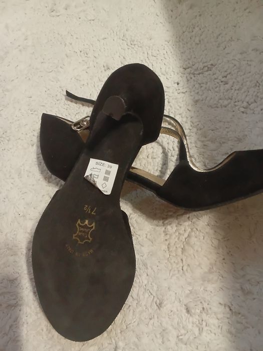 Елегантни обувки от естествена велур