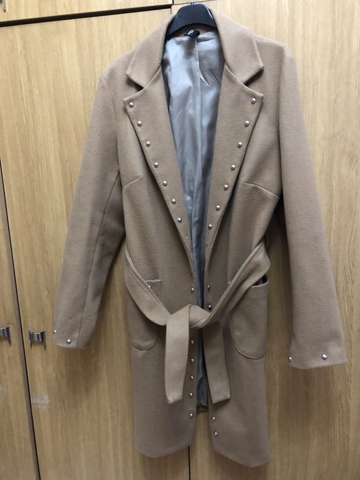 Дамско палто в цвят карамел