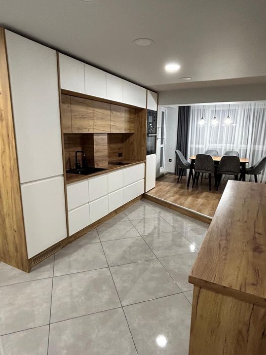 Продава се Тристаен апартамент в Варна, Център - 148 кв.м за 913 €/кв.м - Снимка #5